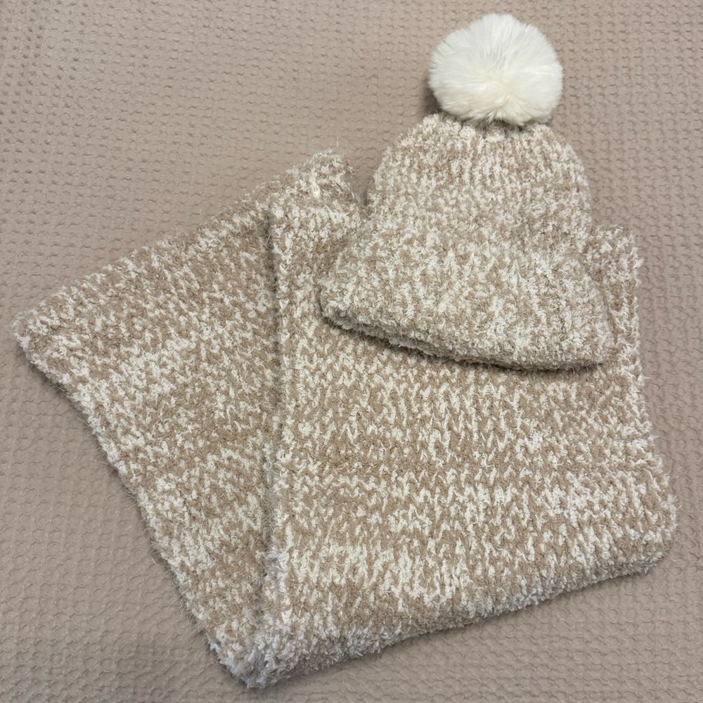 Brand New Infinite Scarf and Hat